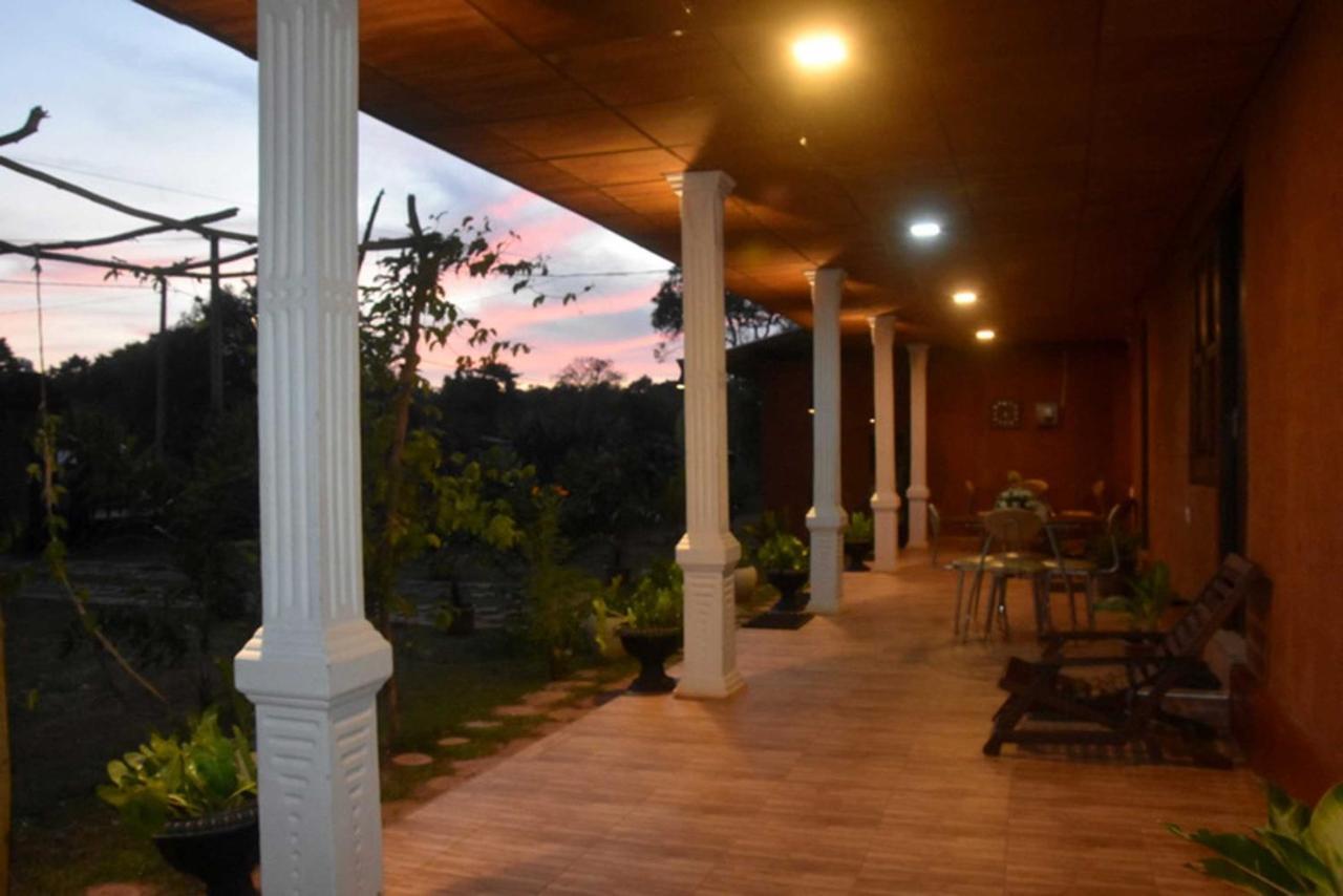 Meegahapokuna Resort Anuradhapura Bagian luar foto