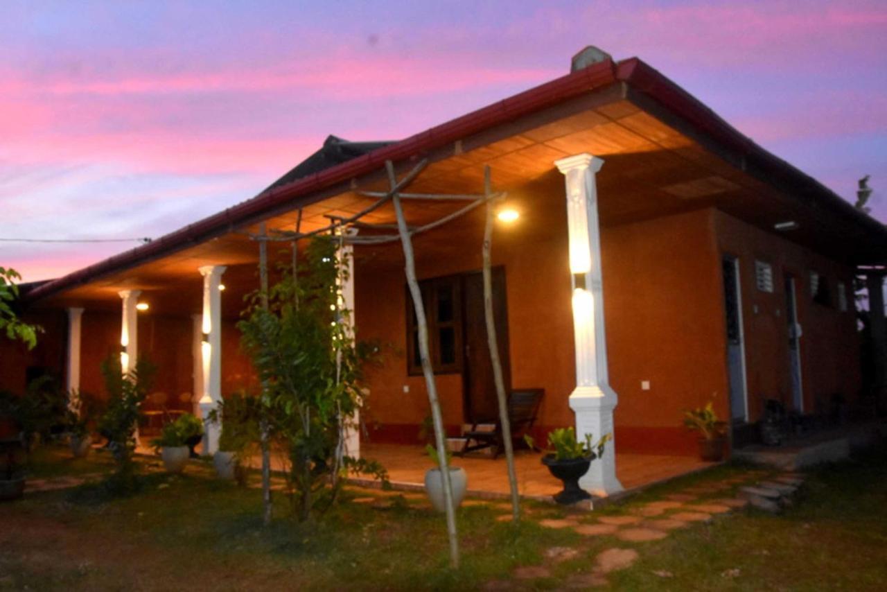 Meegahapokuna Resort Anuradhapura Bagian luar foto