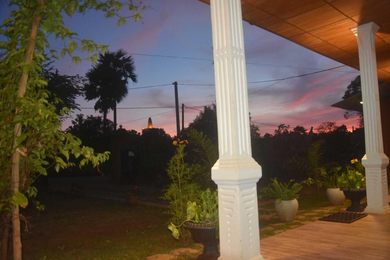Meegahapokuna Resort Anuradhapura Bagian luar foto